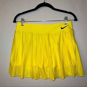 Nike yellow pleated tennis skirt size medium